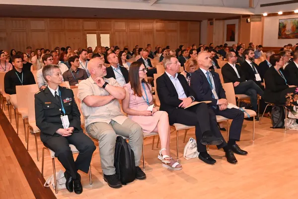 Utrinki s konference