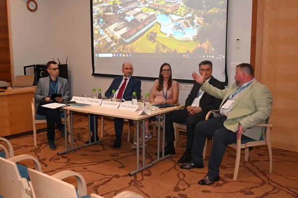 Utrinki s konference