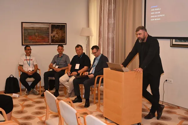 Utrinki s konference