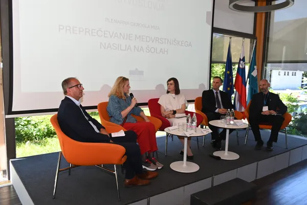 Utrinki s konference
