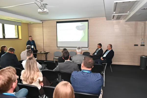 Utrinki s konference