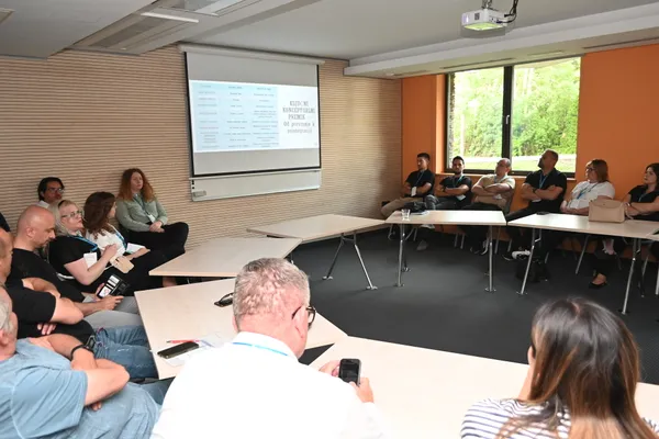 Utrinki s konference
