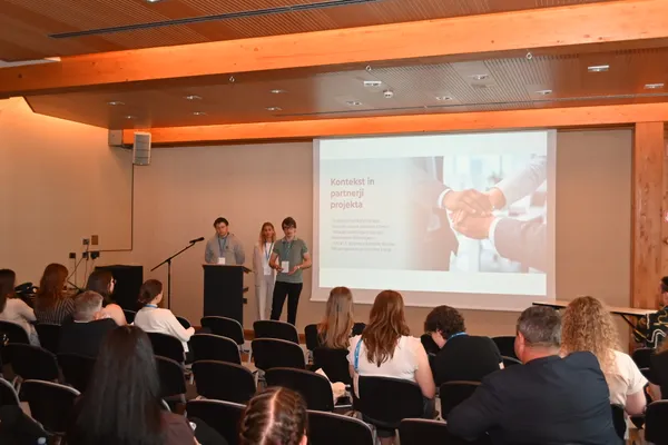 Utrinki s konference