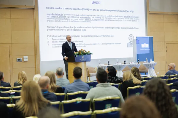 Utrinki s konference