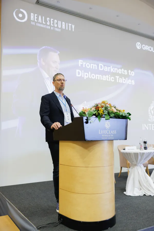 Utrinki s konference