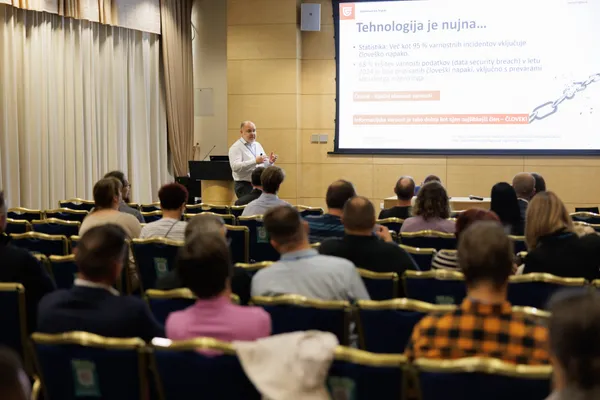 Utrinki s konference