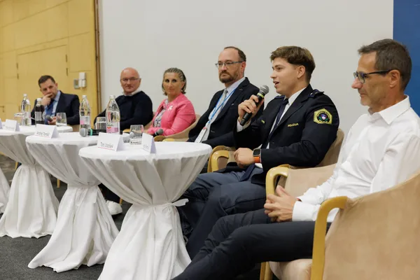 Utrinki s konference