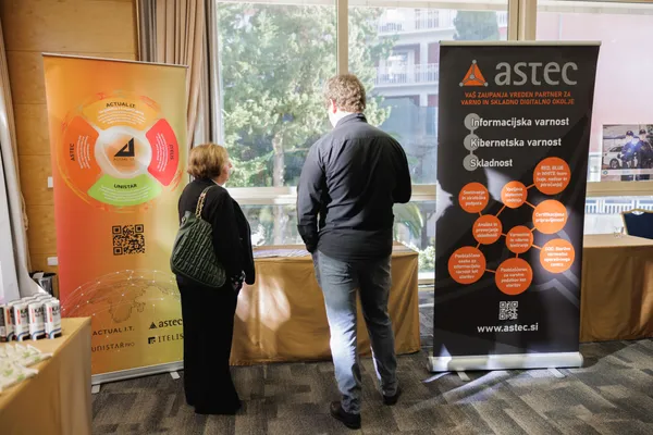 Utrinki s konference