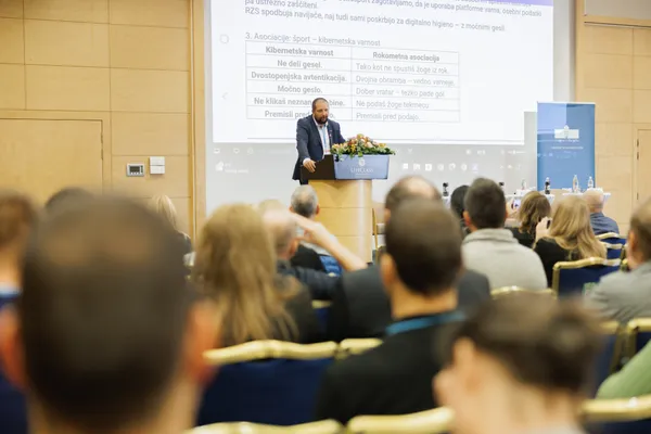 Utrinki s konference